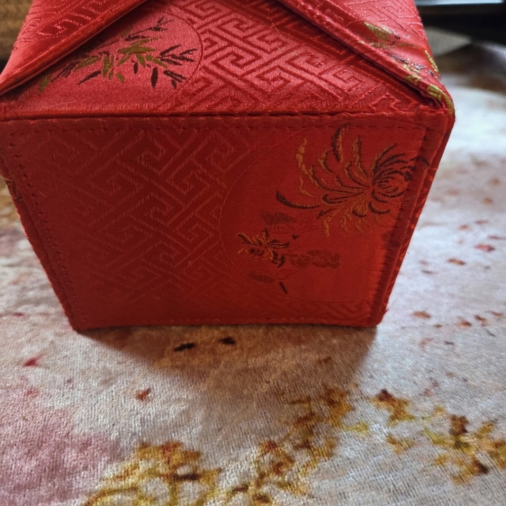 Chinese Style Takeout Red Silk Box Handbag Bamboo Handle Origami Silk Earrings - Picture 5 of 16
